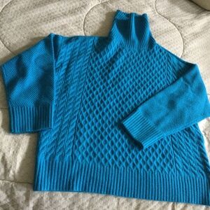 Ann Taylor azure turtleneck sweater. Size L, pristine condition.